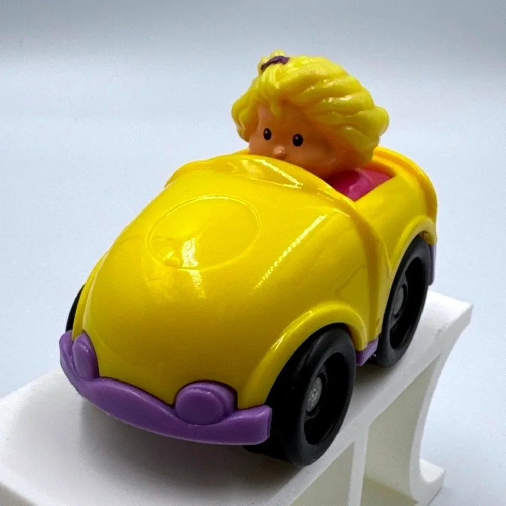 Fisher Price Little People Wheelies Yellow Convertible Car Blonde Girl Figure